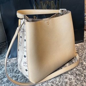 Mcm Sara Hobo Cream/Tan